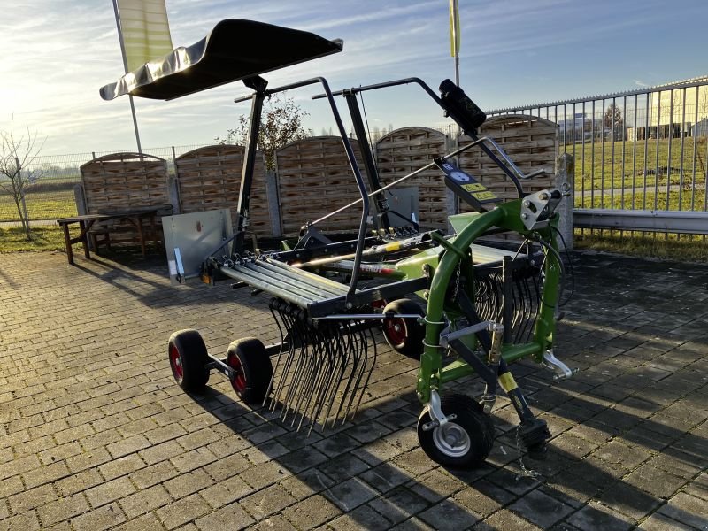 Schwader des Typs Fendt FORMER 400, Gebrauchtmaschine in Töging a. Inn (Bild 2)