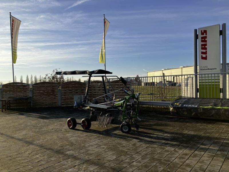 Schwader des Typs Fendt FORMER 400, Gebrauchtmaschine in Töging a. Inn (Bild 1)