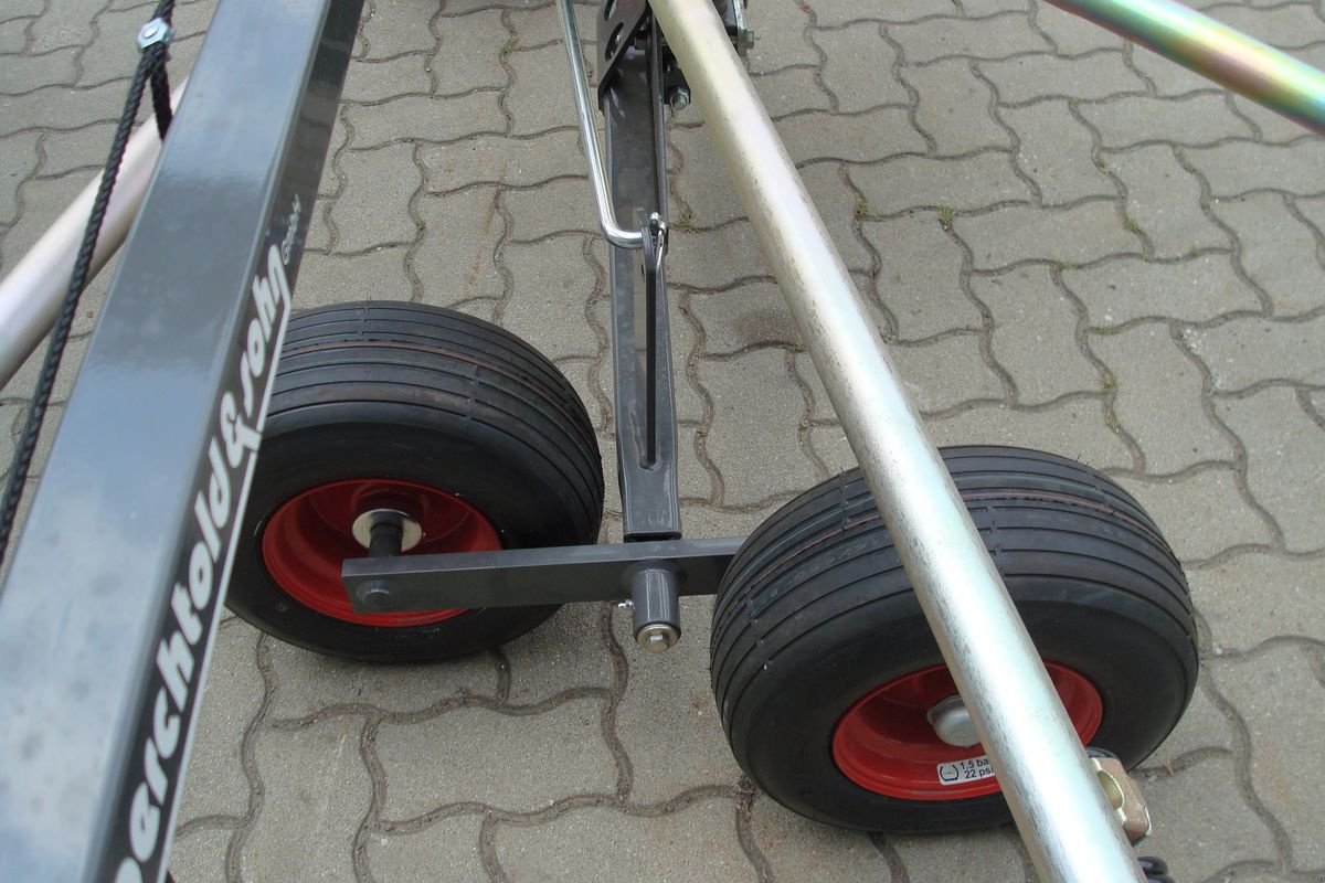 Schwader des Typs Fendt Former 426 DN, Neumaschine in Judenburg (Bild 7)