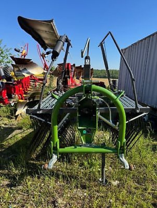 Schwader des Typs Fendt FORMER 426 DN, Neumaschine in Muespach (Bild 5)