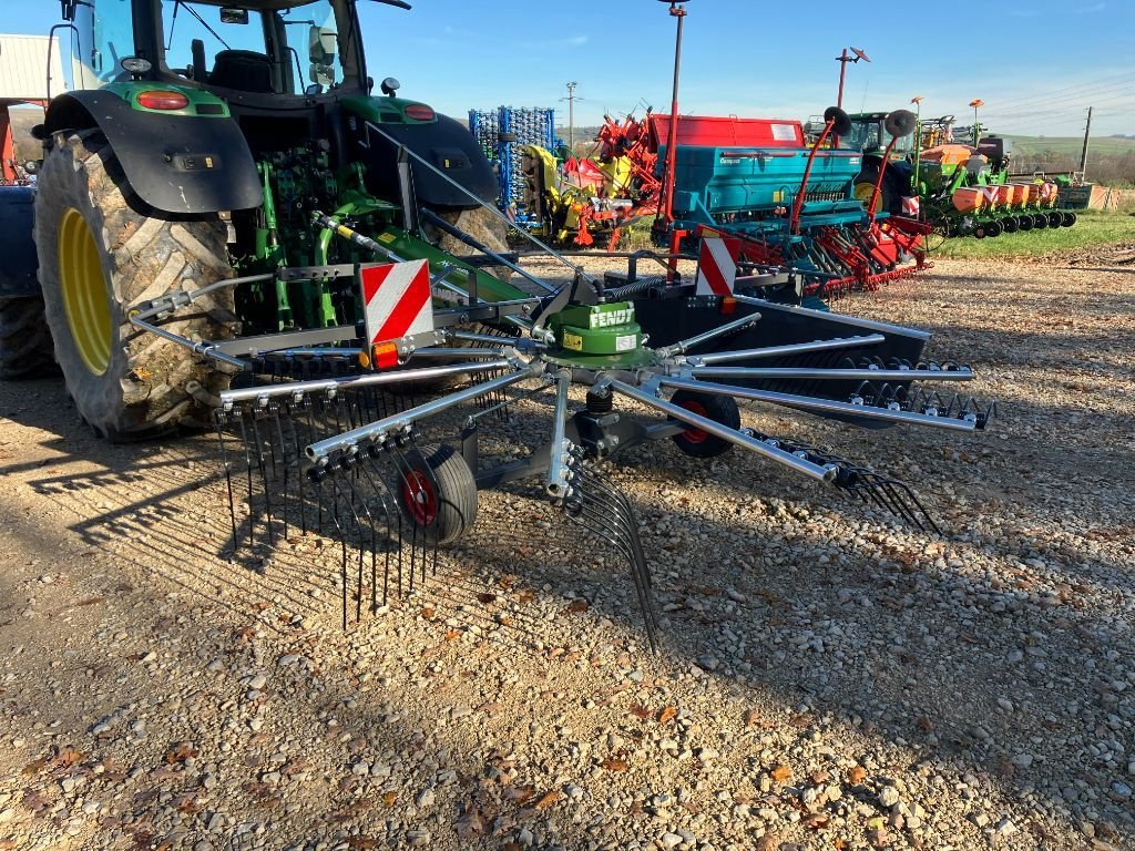 Schwader des Typs Fendt Former 426 DN, Gebrauchtmaschine in VIRECOURT (Bild 4)