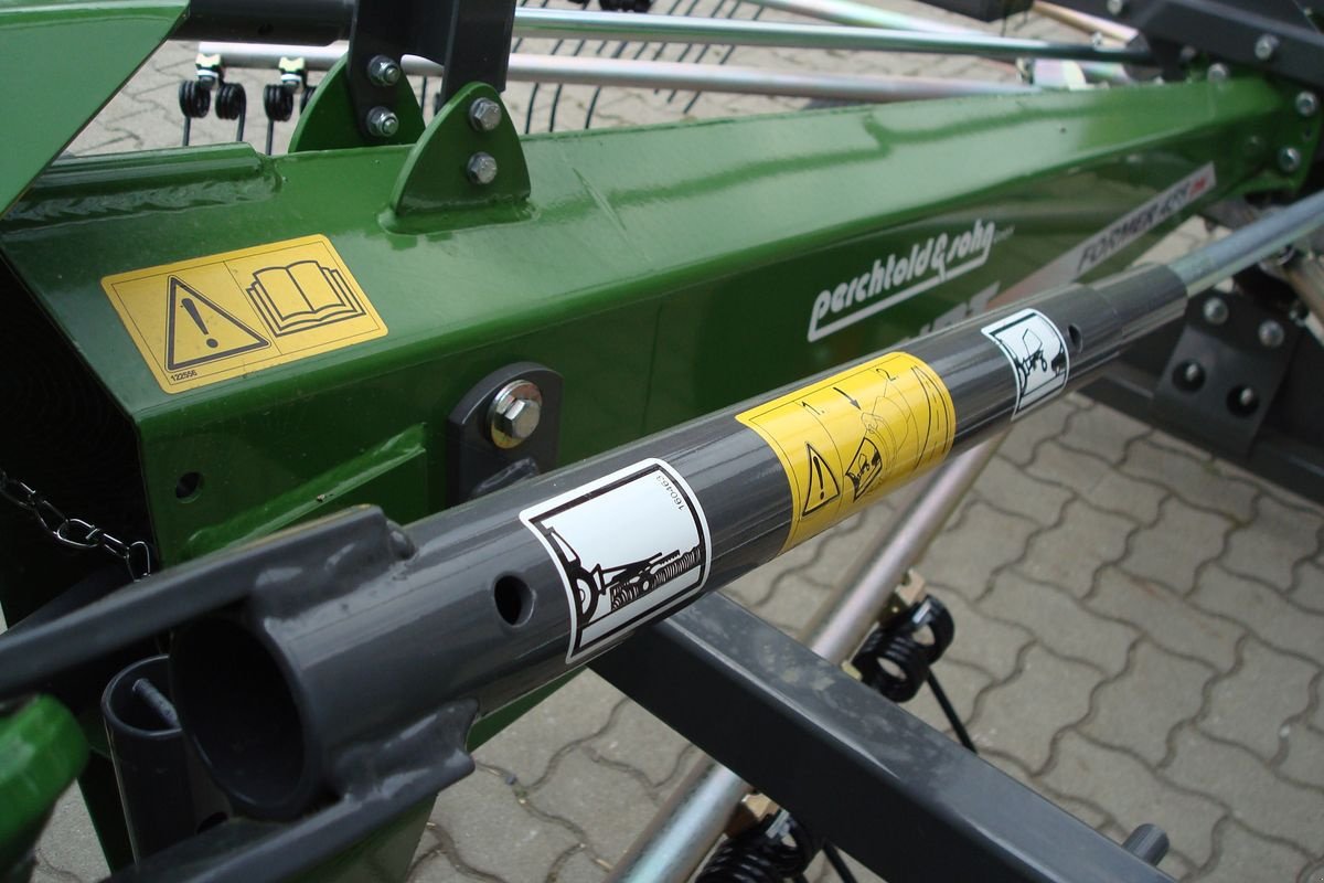 Schwader des Typs Fendt Former 456 DN, Neumaschine in Judenburg (Bild 12)