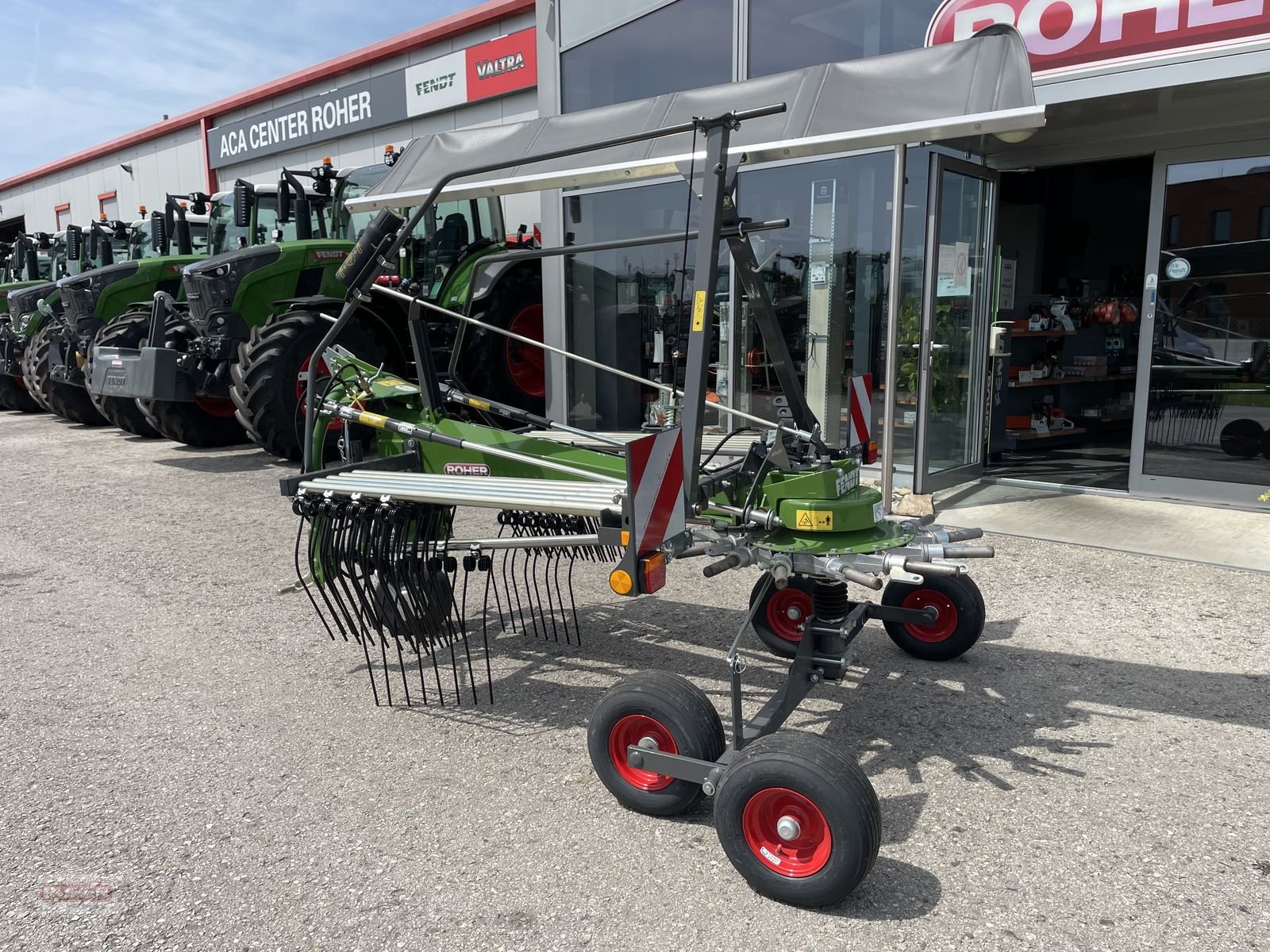 Schwader of the type Fendt Former 456DN, Neumaschine in Wieselburg Land (Picture 3)