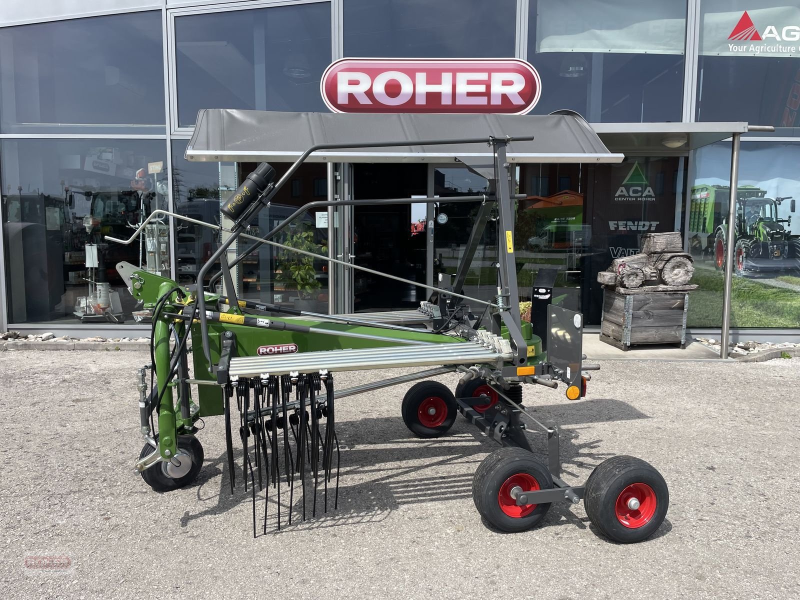 Schwader of the type Fendt Former 456DN, Neumaschine in Wieselburg Land (Picture 2)