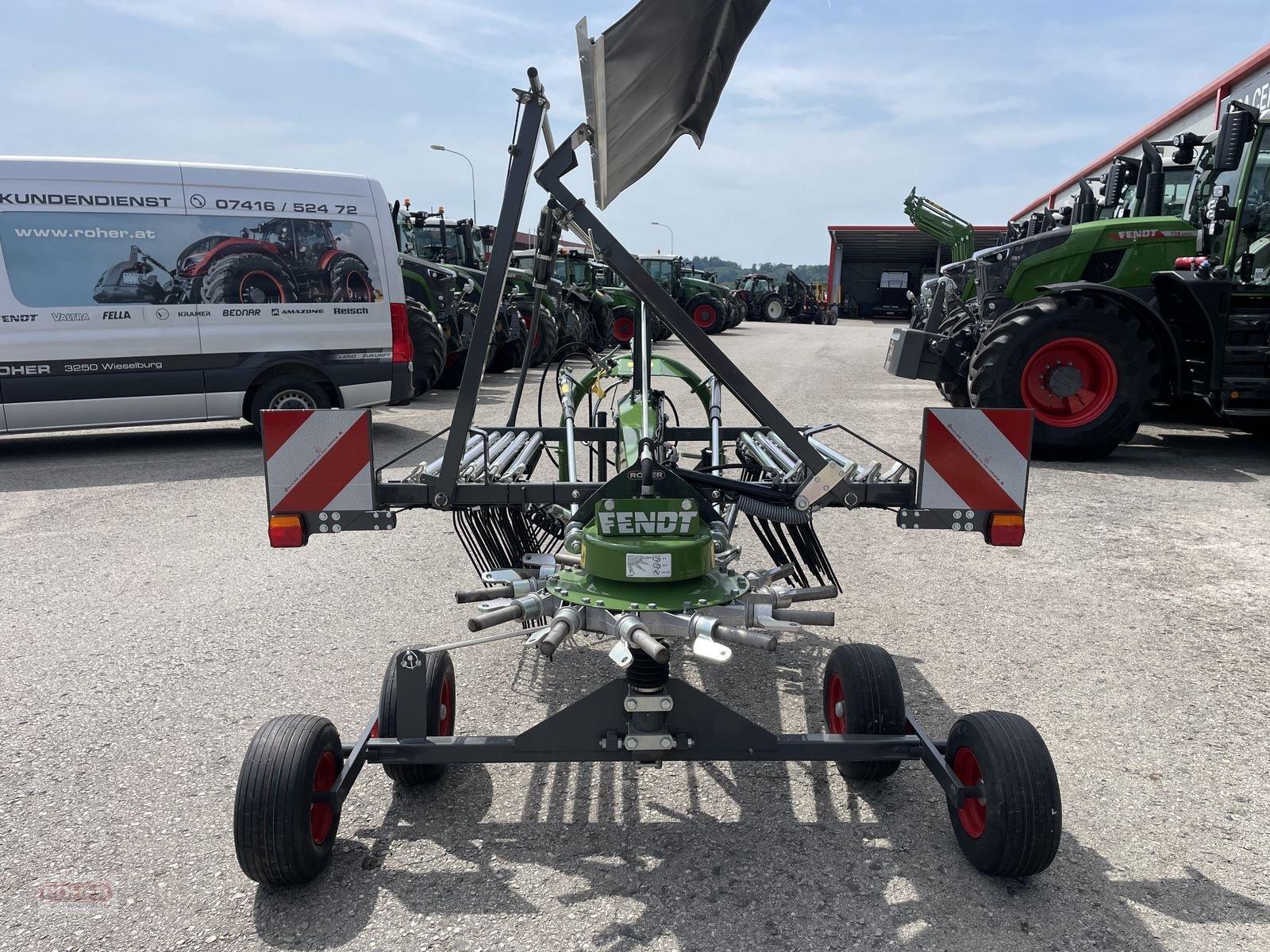 Schwader of the type Fendt Former 456DN, Neumaschine in Wieselburg Land (Picture 5)