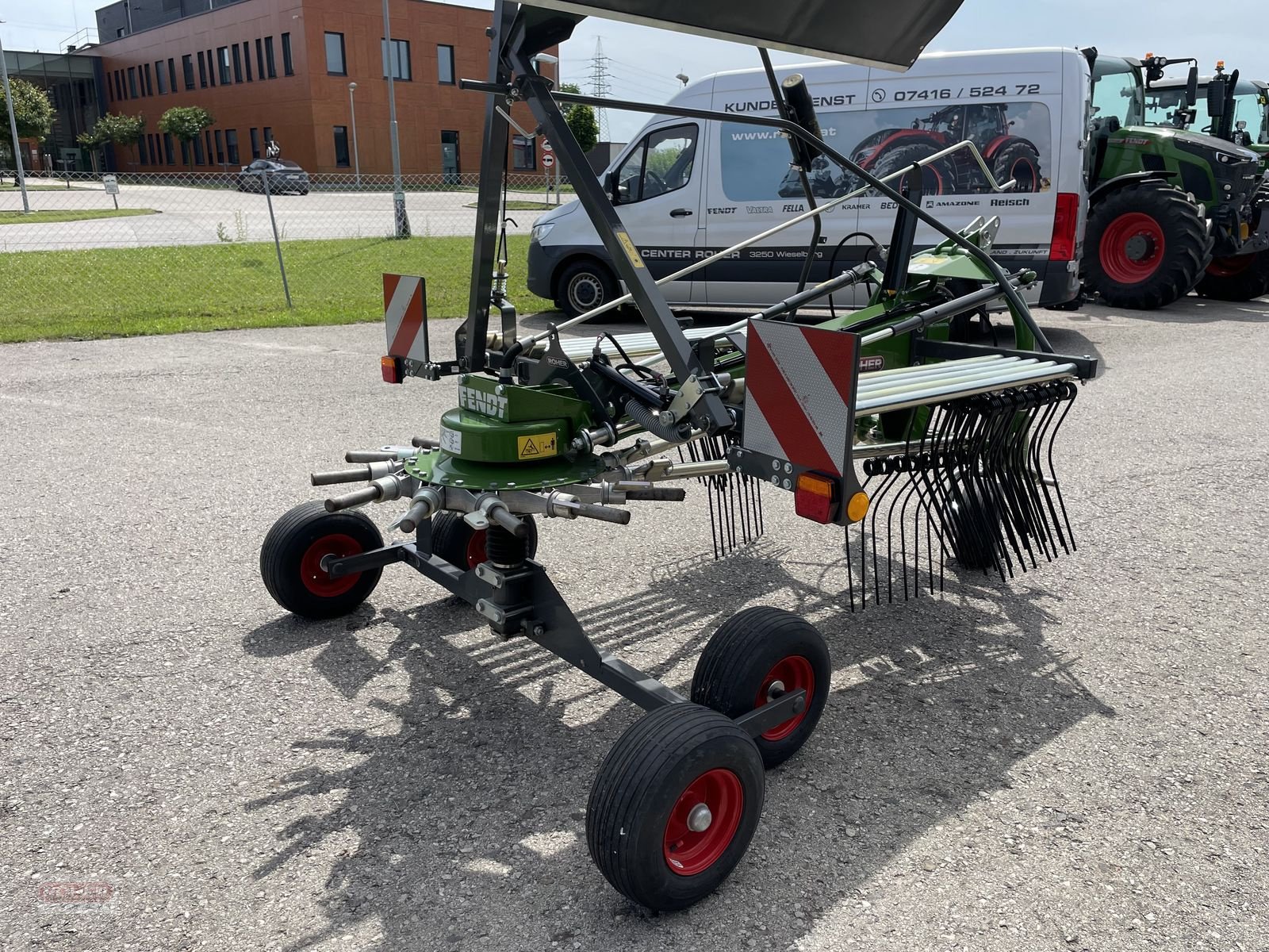 Schwader of the type Fendt Former 456DN, Neumaschine in Wieselburg Land (Picture 7)
