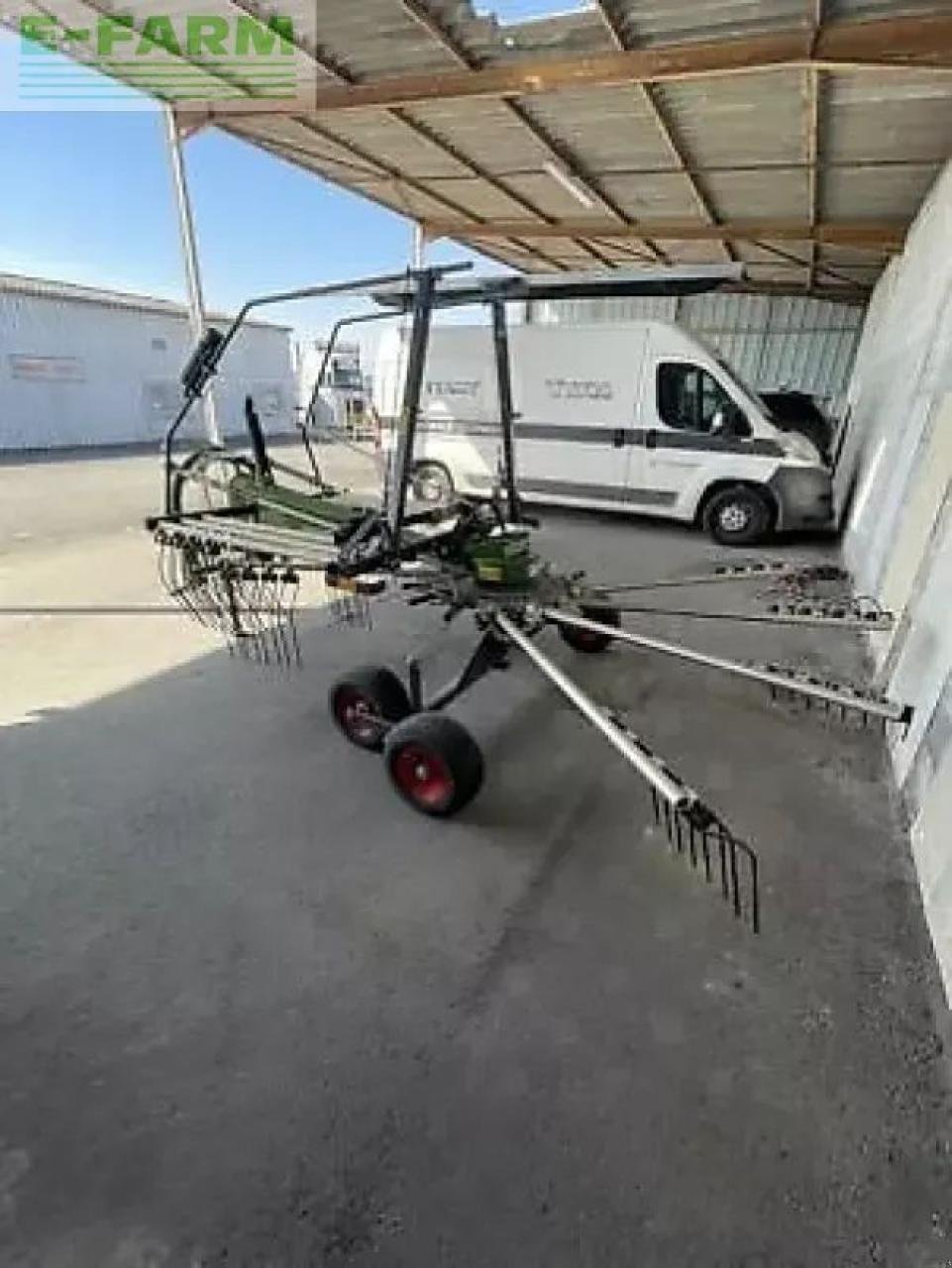 Schwader del tipo Fendt former 456dn, Gebrauchtmaschine en MONFERRAN (Imagen 2)