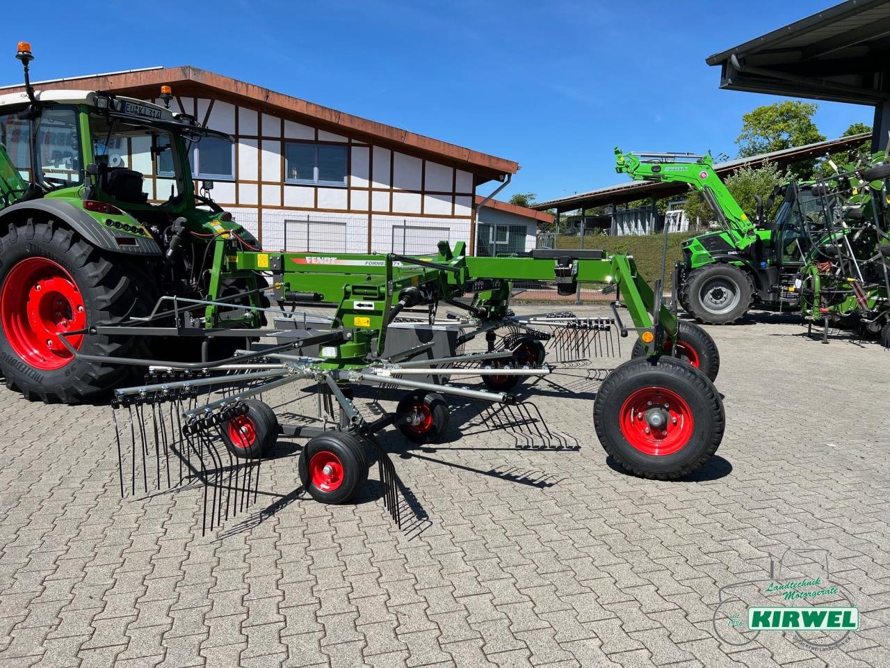 Schwader des Typs Fendt Former 671, Neumaschine in Blankenheim (Bild 8)
