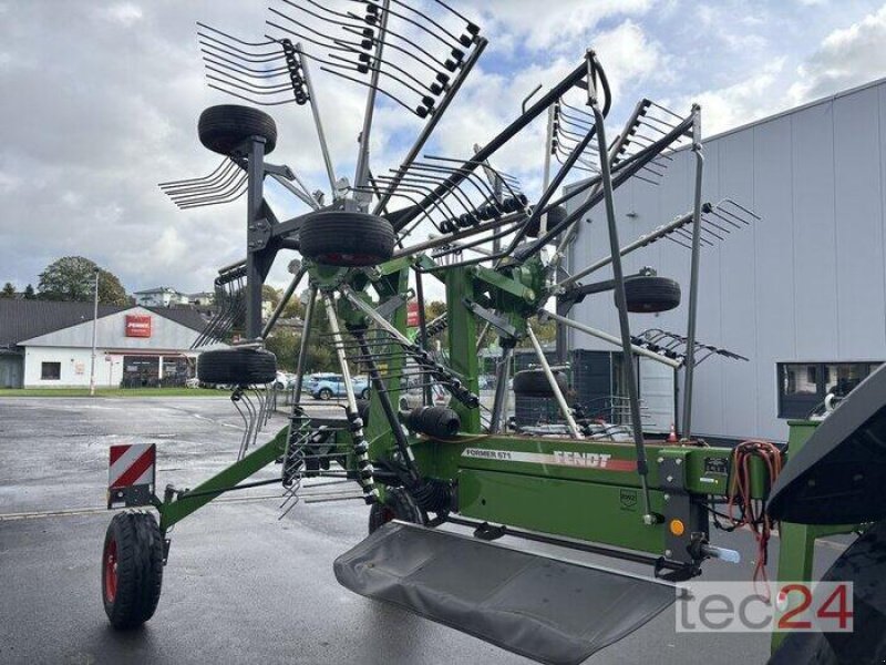 Schwader of the type Fendt Former 671, Neumaschine in Wipperfürth (Picture 2)