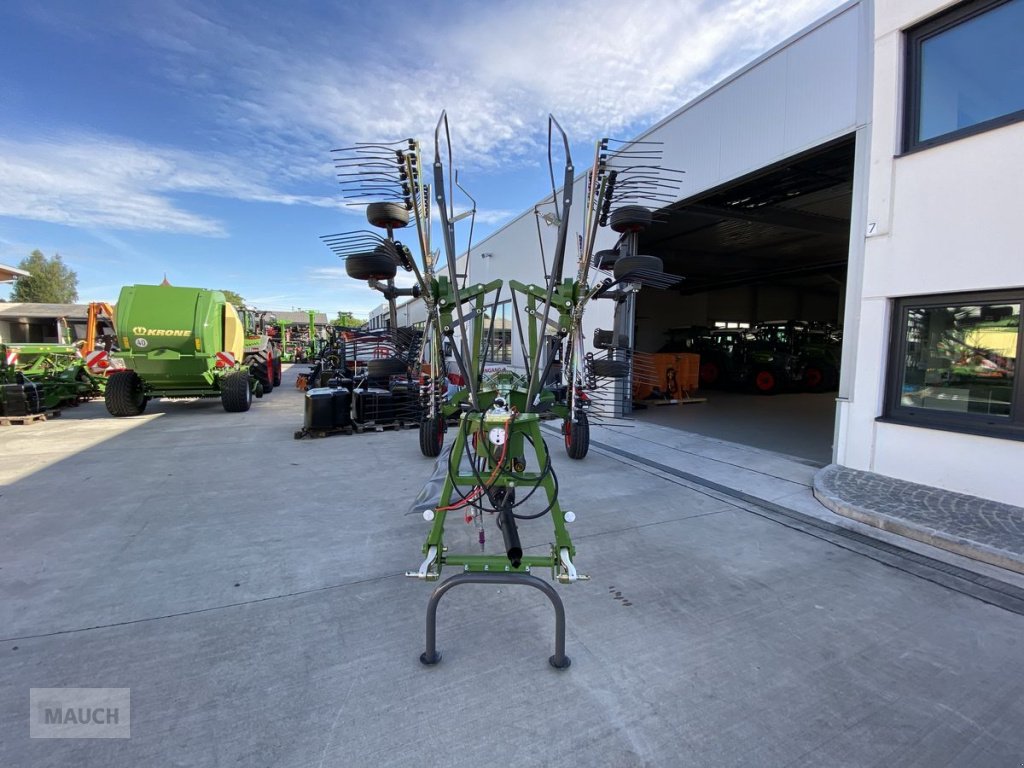 Schwader des Typs Fendt Former 671, Neumaschine in Burgkirchen (Bild 6)