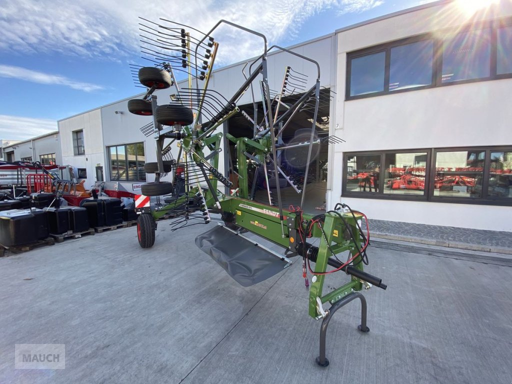Schwader des Typs Fendt Former 671, Neumaschine in Burgkirchen (Bild 7)