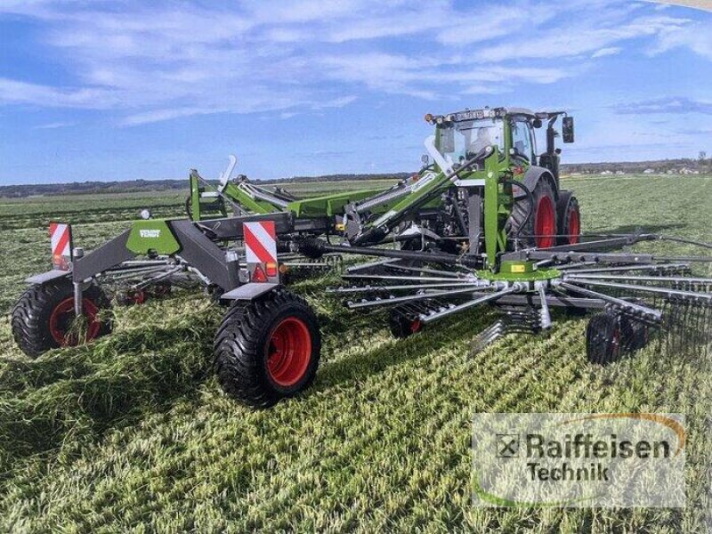 Schwader des Typs Fendt Former 760 C, Neumaschine in Flammersfeld (Bild 1)