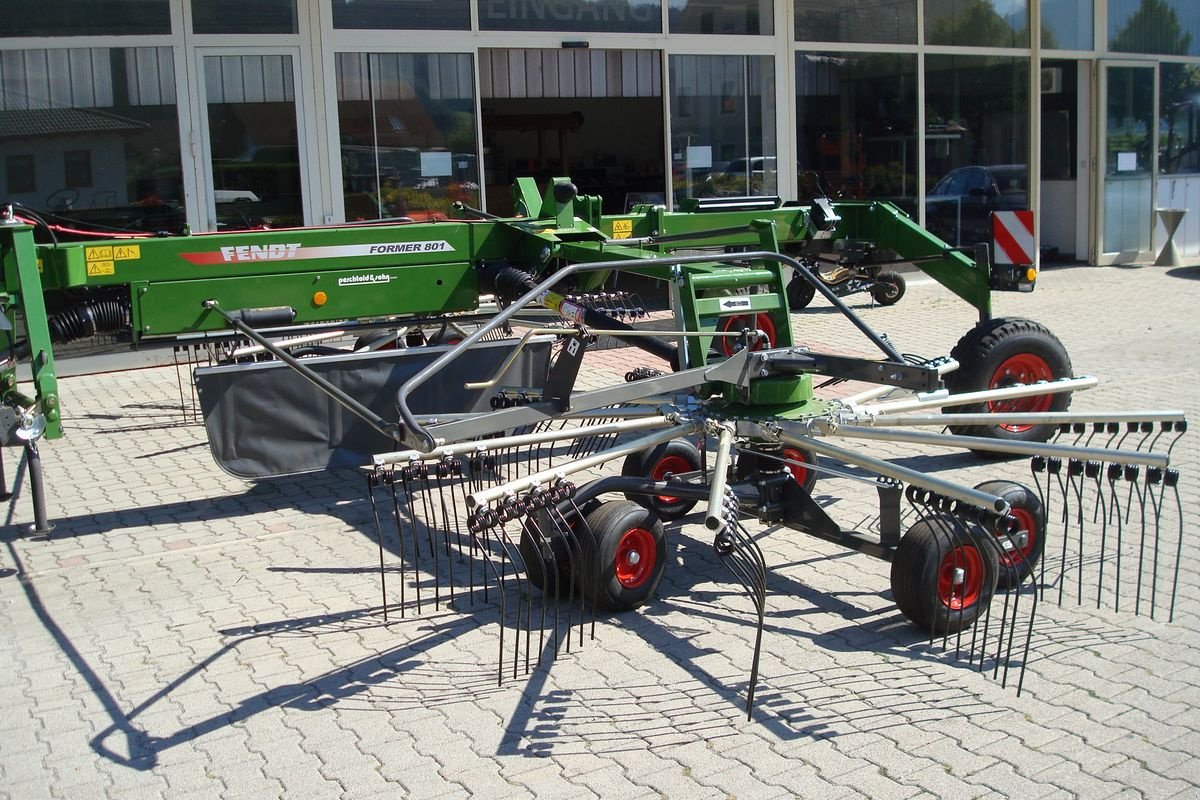 Schwader des Typs Fendt Former 801, Vorführmaschine in Judenburg (Bild 2)