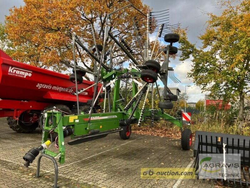 Schwader des Typs Fendt FORMER 801, Neumaschine in Uelzen (Bild 1)