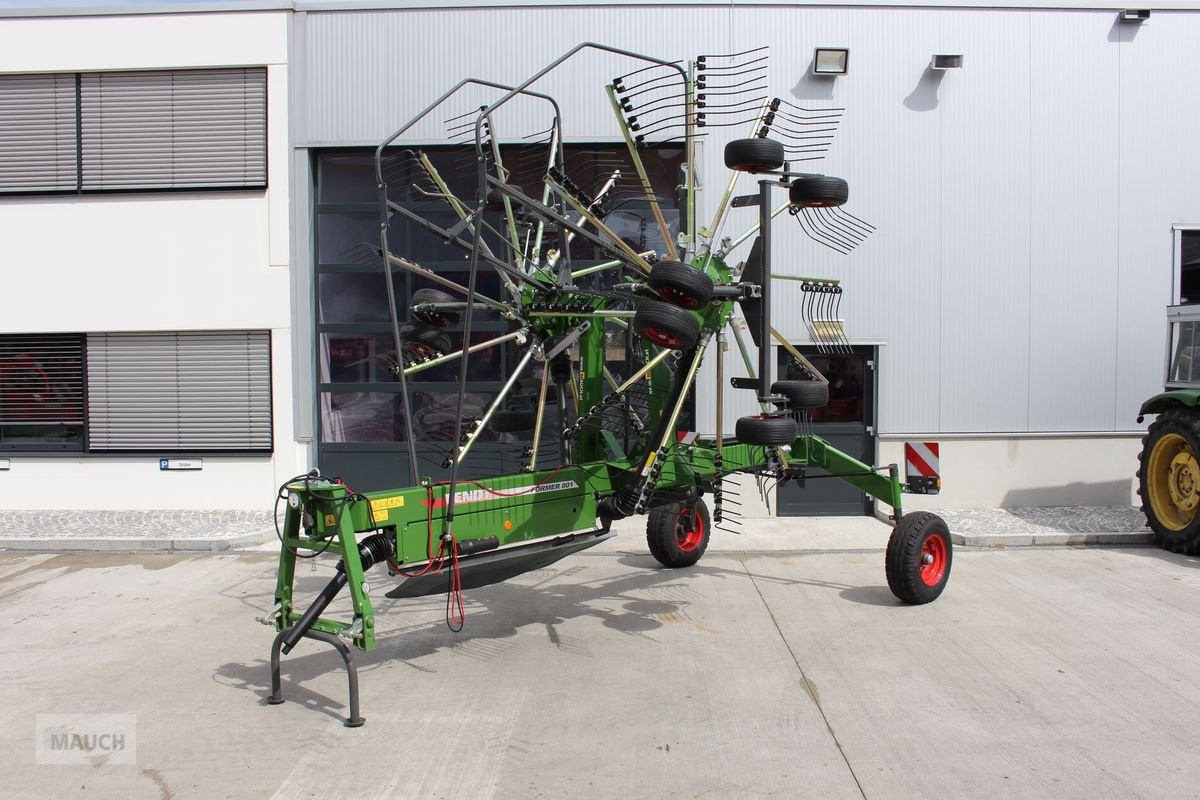 Schwader of the type Fendt Former 801, Neumaschine in Burgkirchen (Picture 2)