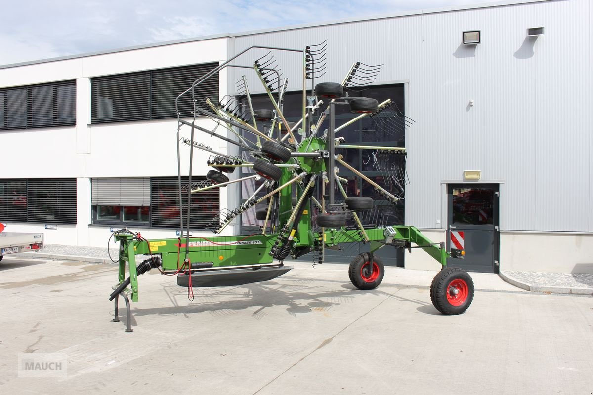 Schwader of the type Fendt Former 801, Neumaschine in Burgkirchen (Picture 3)