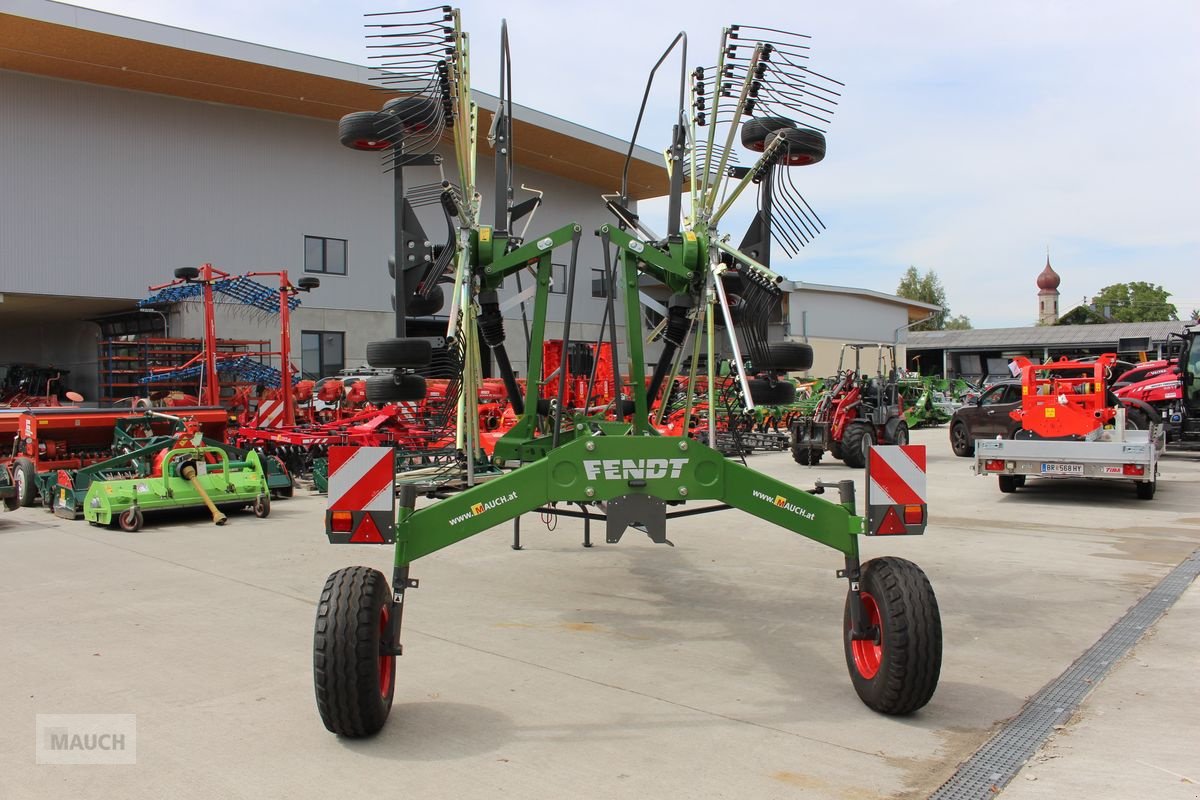 Schwader of the type Fendt Former 801, Neumaschine in Burgkirchen (Picture 7)