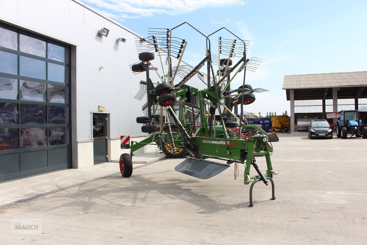 Schwader of the type Fendt Former 801, Neumaschine in Burgkirchen (Picture 10)