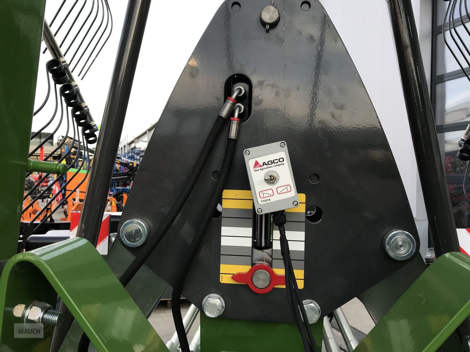 Schwader of the type Fendt Former 8055 PRO, Neumaschine in Burgkirchen (Picture 13)