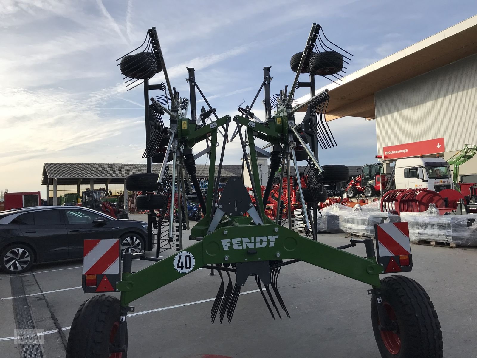 Schwader of the type Fendt Former 8055 PRO, Neumaschine in Burgkirchen (Picture 9)