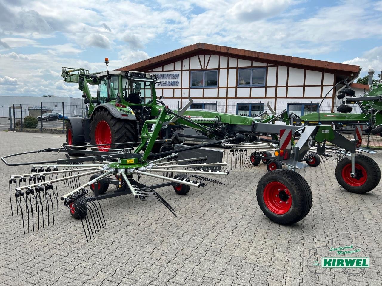 Schwader of the type Fendt Former 860 C, Neumaschine in Blankenheim (Picture 7)