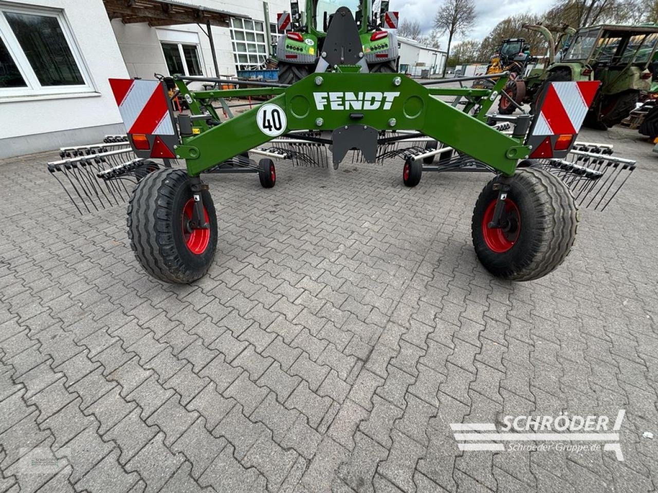 Schwader του τύπου Fendt FORMER 880, Neumaschine σε Westerstede (Φωτογραφία 4)