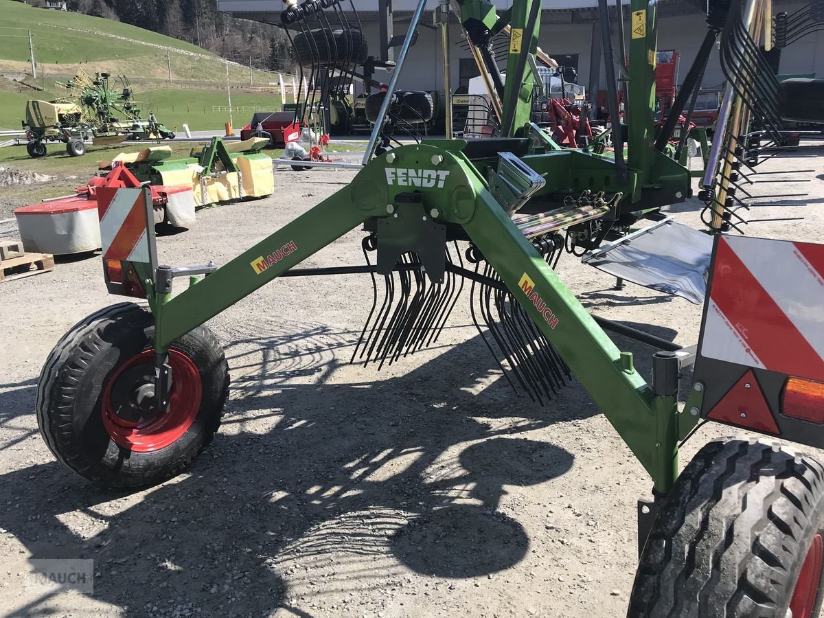 Schwader des Typs Fendt Schwader Former 671, Neumaschine in Eben (Bild 8)