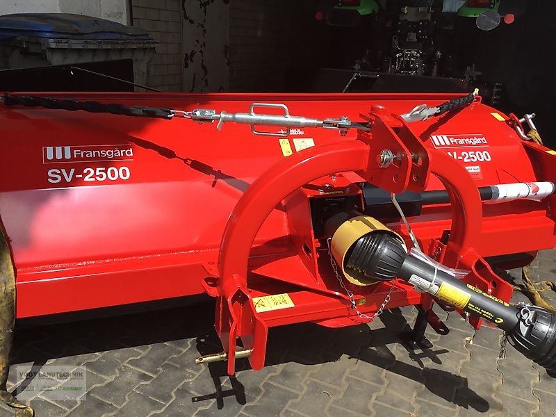 Schwader des Typs Fransgard Schwadlüfter SV-2500, Neumaschine in Bodenkirchen (Bild 1)