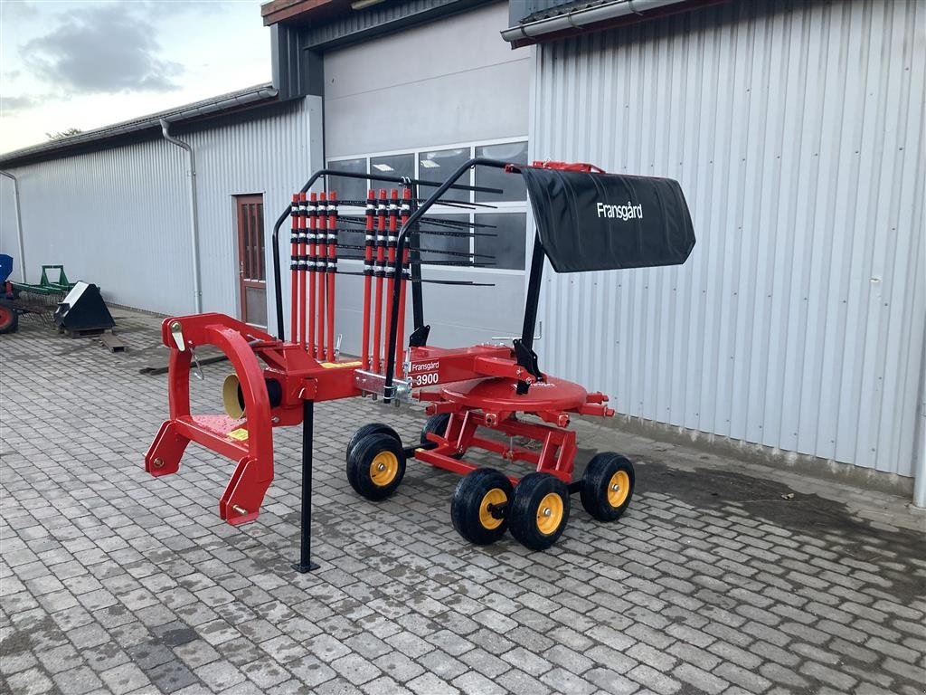 Schwader des Typs Fransgard SR-3900 NY, Gebrauchtmaschine in Svenstrup J (Bild 1)