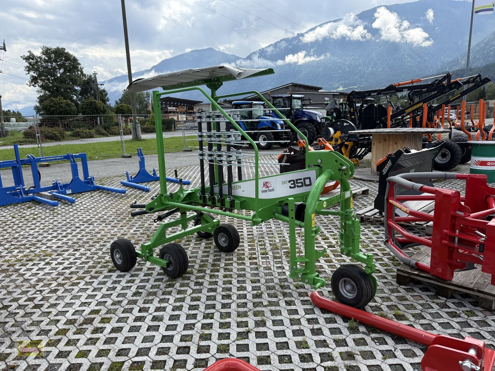 Schwader του τύπου InterTech ZKT 350 Einkreiselschwader mit 3-Punkt Anbau, Neumaschine σε Kötschach (Φωτογραφία 9)