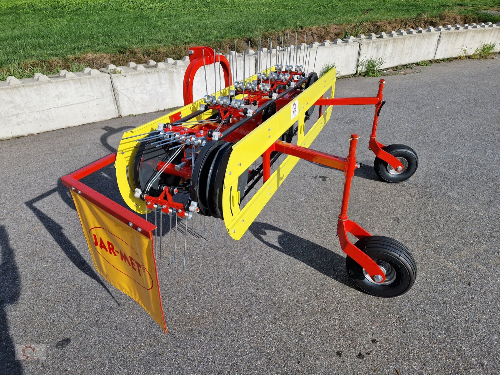 Schwader tip Jar-Met Bandrechen 2,80m Schwader Wender, Neumaschine in Tiefenbach (Poză 12)