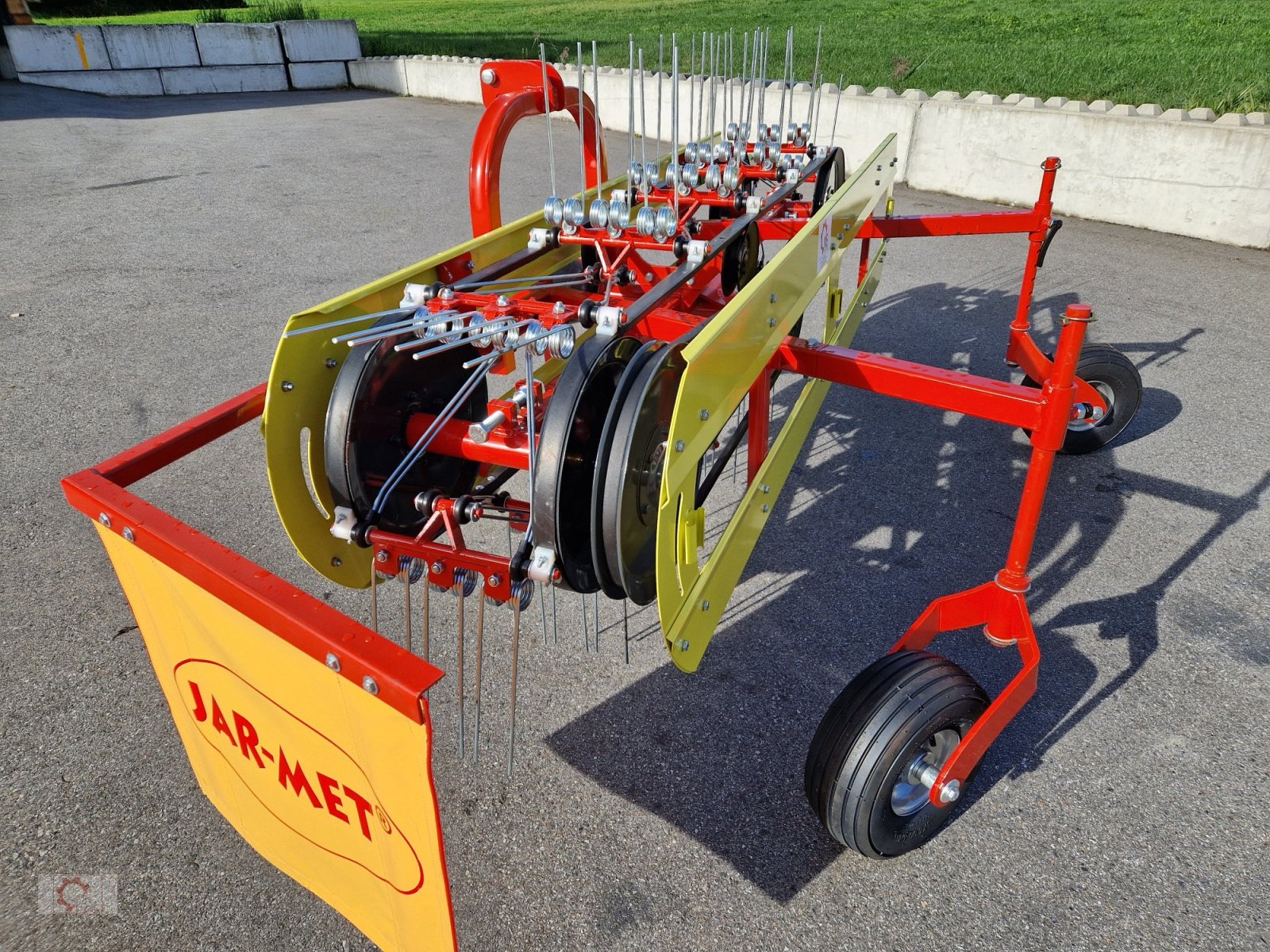 Schwader tip Jar-Met Bandrechen 2,80m Schwader Wender, Neumaschine in Tiefenbach (Poză 15)