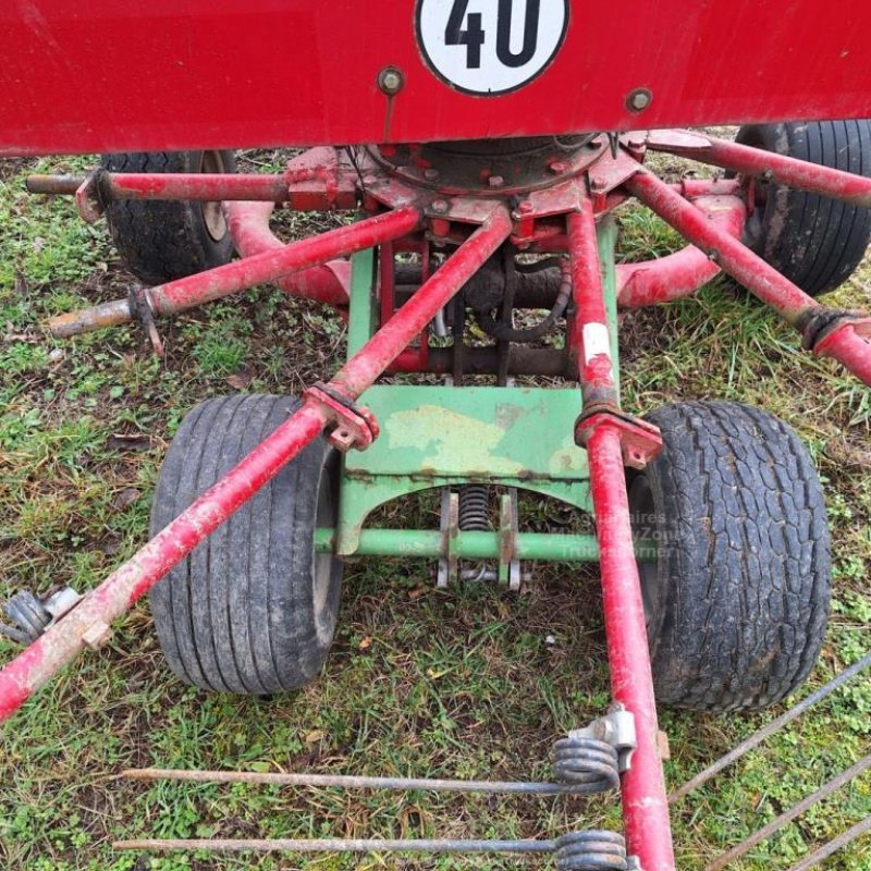 Schwader del tipo JF Stoll R 1405 S, Gebrauchtmaschine In azerailles (Immagine 9)