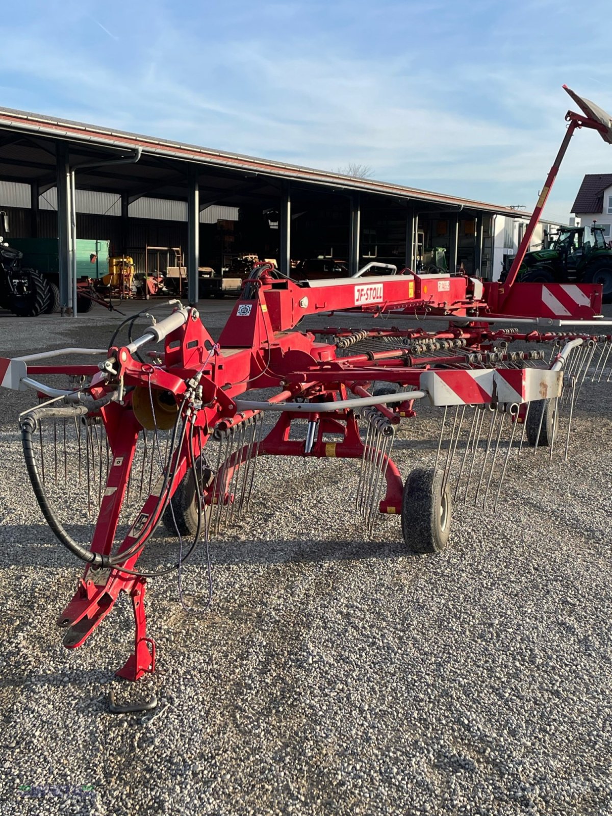 Schwader типа JF Stoll Zwei-Kreisel Seitenschwader R 1405 S, Gebrauchtmaschine в Buchdorf (Фотография 2)