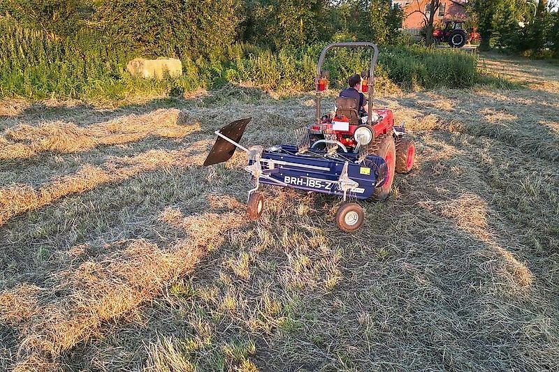 Schwader tipa Kersten Bandrechen Bandschwader Ausleger Reche Schwader Funkraupe, Gebrauchtmaschine u Schmallenberg (Slika 7)