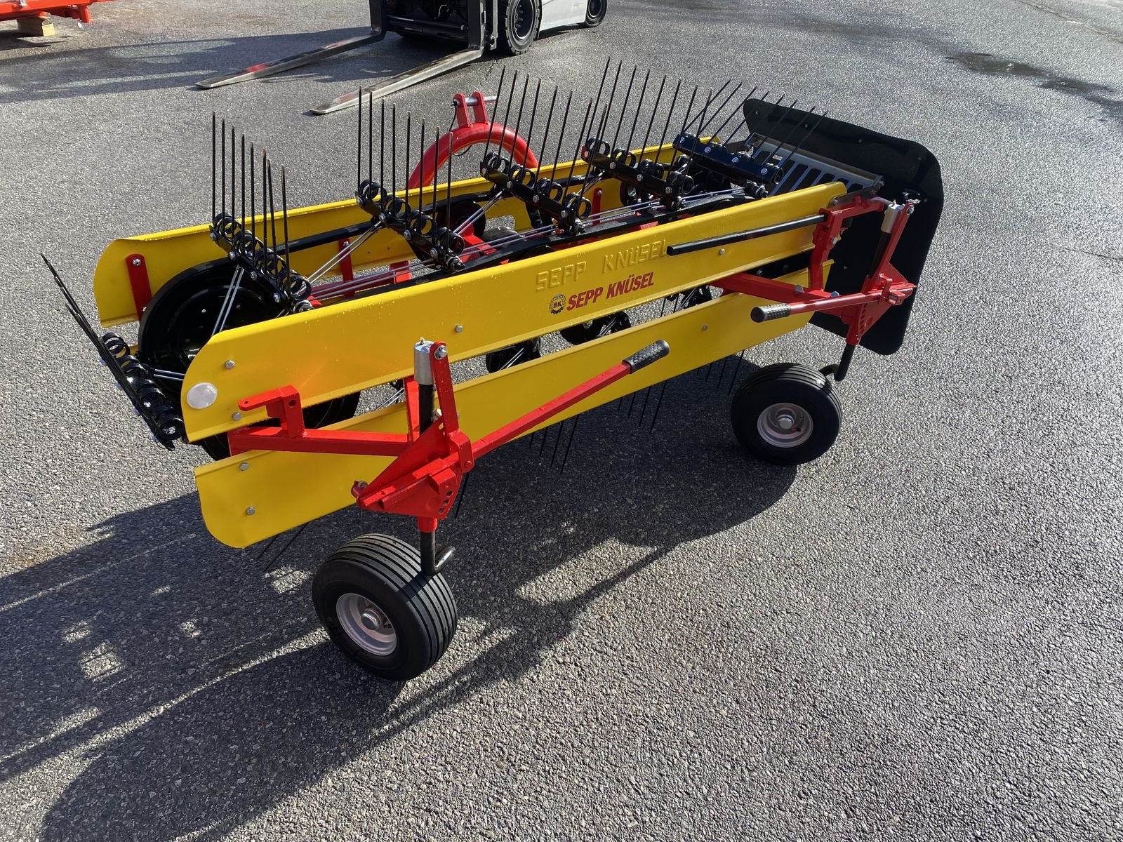 Schwader del tipo Knüsel B 210/4  LS, Vorführmaschine en Ried im Oberinntal (Imagen 3)