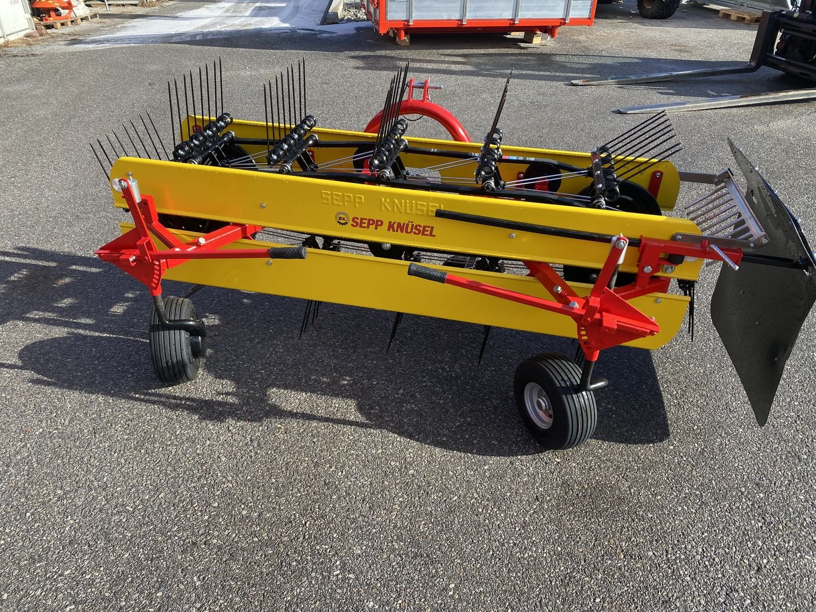 Schwader del tipo Knüsel B 210/4  LS, Vorführmaschine en Ried im Oberinntal (Imagen 2)