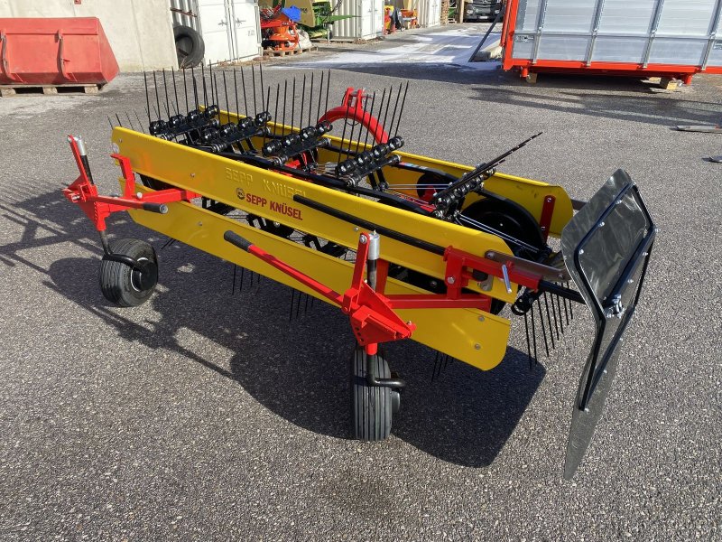 Schwader del tipo Knüsel B 210/4  LS, Vorführmaschine en Ried im Oberinntal