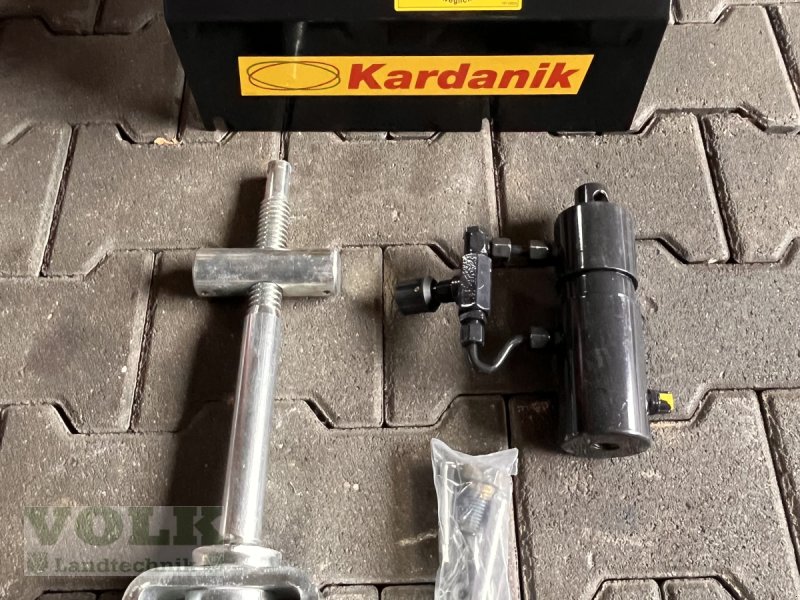 Schwader typu Kongskilde kardanische Kreiselaufhängung, Neumaschine v Friedberg-Derching (Obrázek 1)