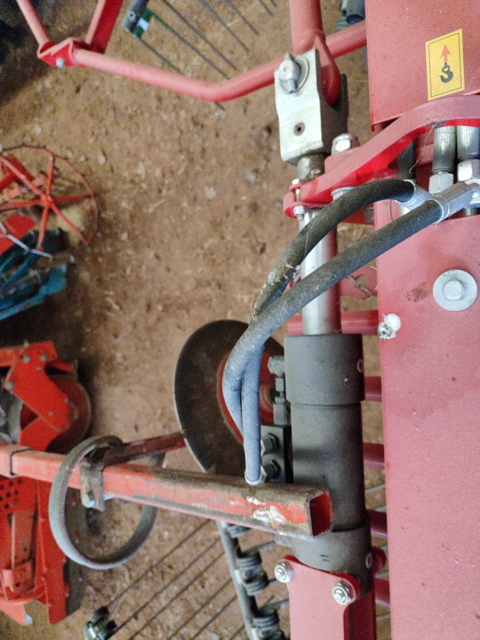 Schwader of the type Kongskilde R+1410 SB, Gebrauchtmaschine in Saint-Nabord (Picture 8)