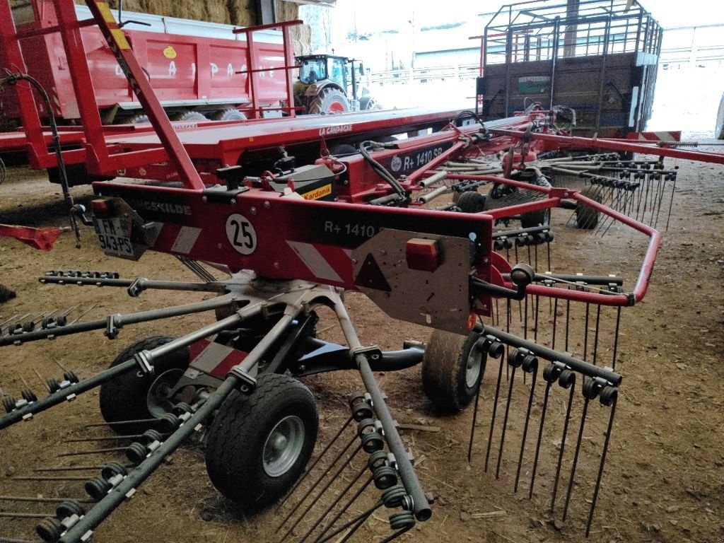 Schwader of the type Kongskilde R+1410 SB, Gebrauchtmaschine in Saint-Nabord (Picture 3)