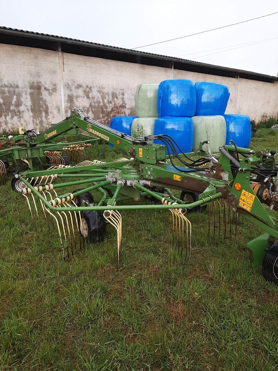 Schwader tipa Krone 710/26 T, Gebrauchtmaschine u LABASTIDE MURAT (Slika 1)