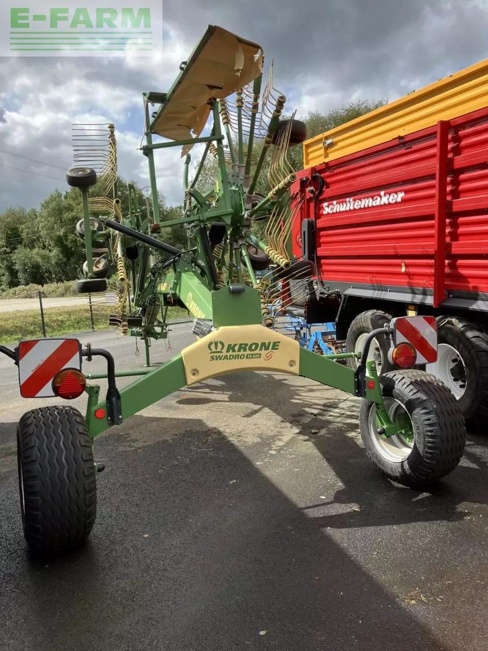 Schwader от тип Krone andaineur swadro, Gebrauchtmaschine в PLOUIGNEAU (Снимка 2)