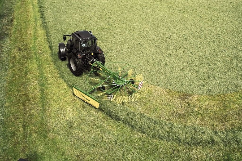 Schwader typu Krone Enkele harken, Neumaschine v Goudriaan (Obrázek 3)