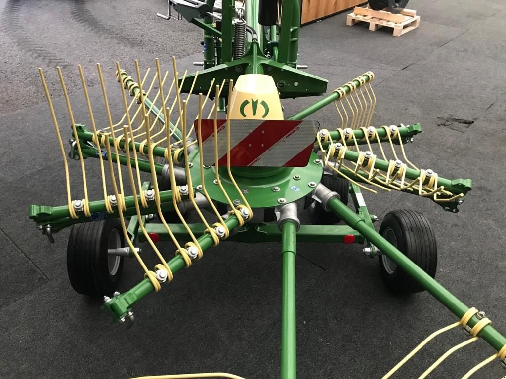 Schwader tipa Krone Kreiselschwader S380 Highland, Neumaschine u Tamsweg (Slika 5)