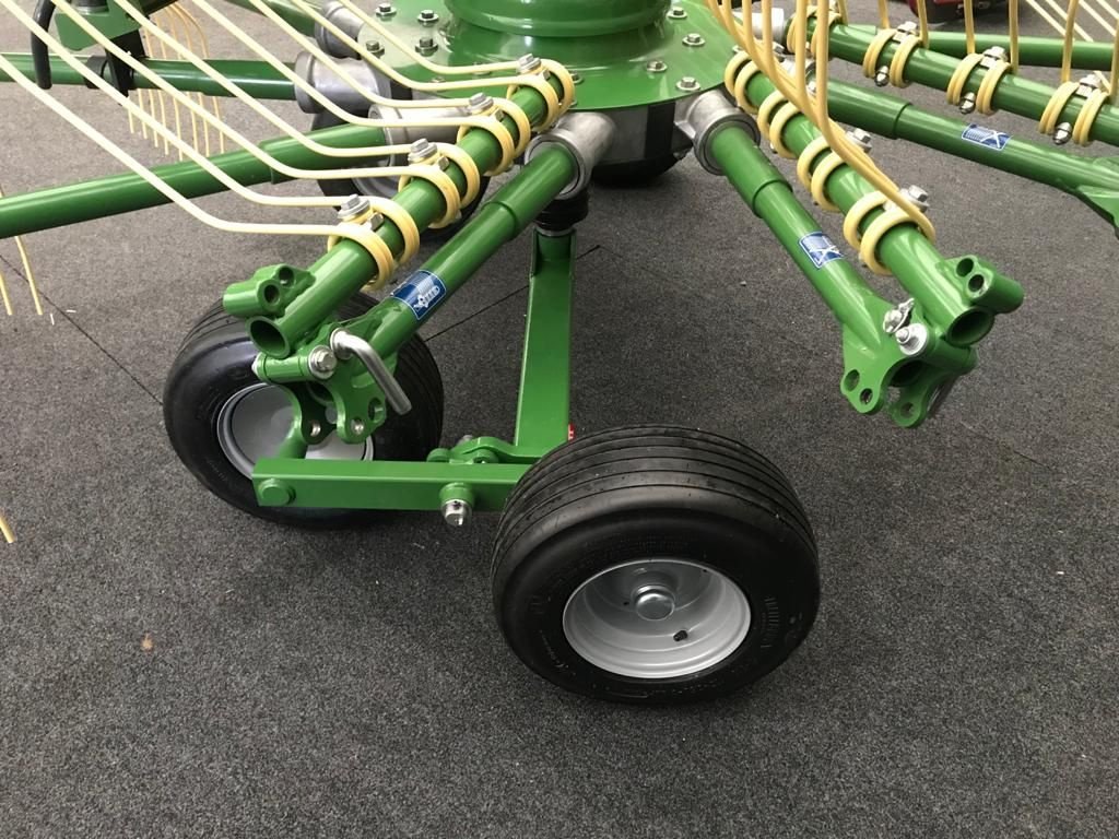 Schwader tipa Krone Kreiselschwader S380 Highland, Neumaschine u Tamsweg (Slika 2)