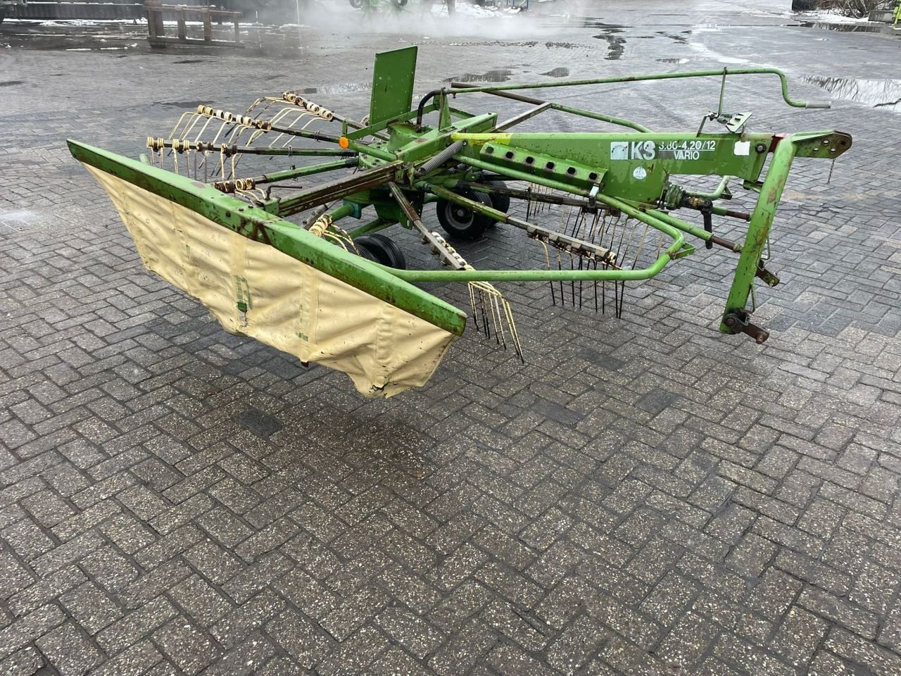 Schwader del tipo Krone KS 380, Gebrauchtmaschine In Vriezenveen (Immagine 3)