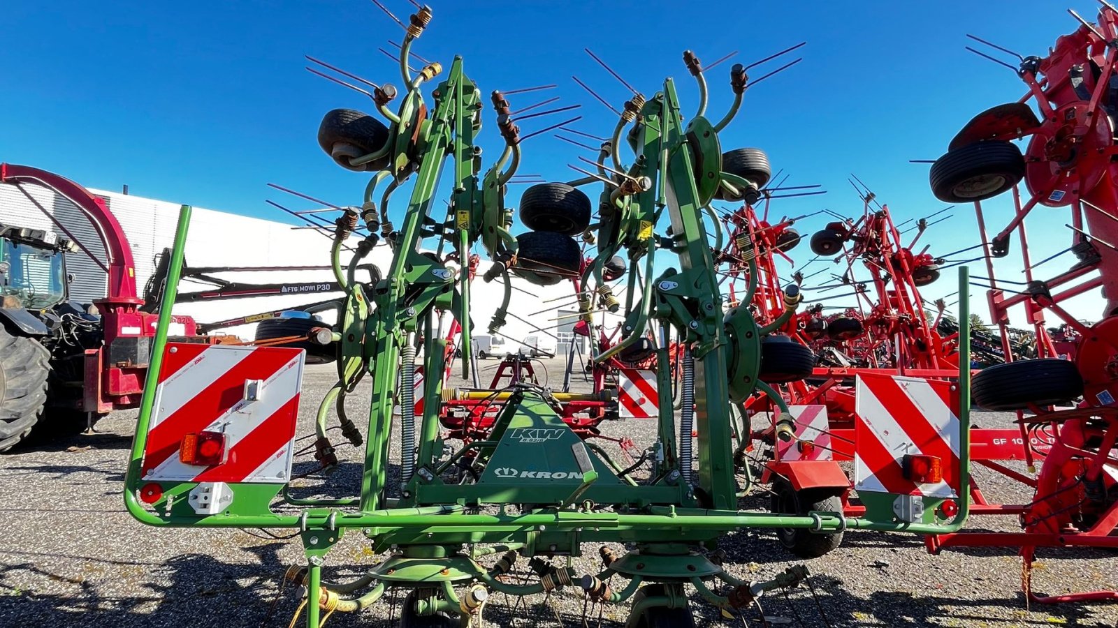 Schwader des Typs Krone KW 8.82/8, Gebrauchtmaschine in Horsens (Bild 4)