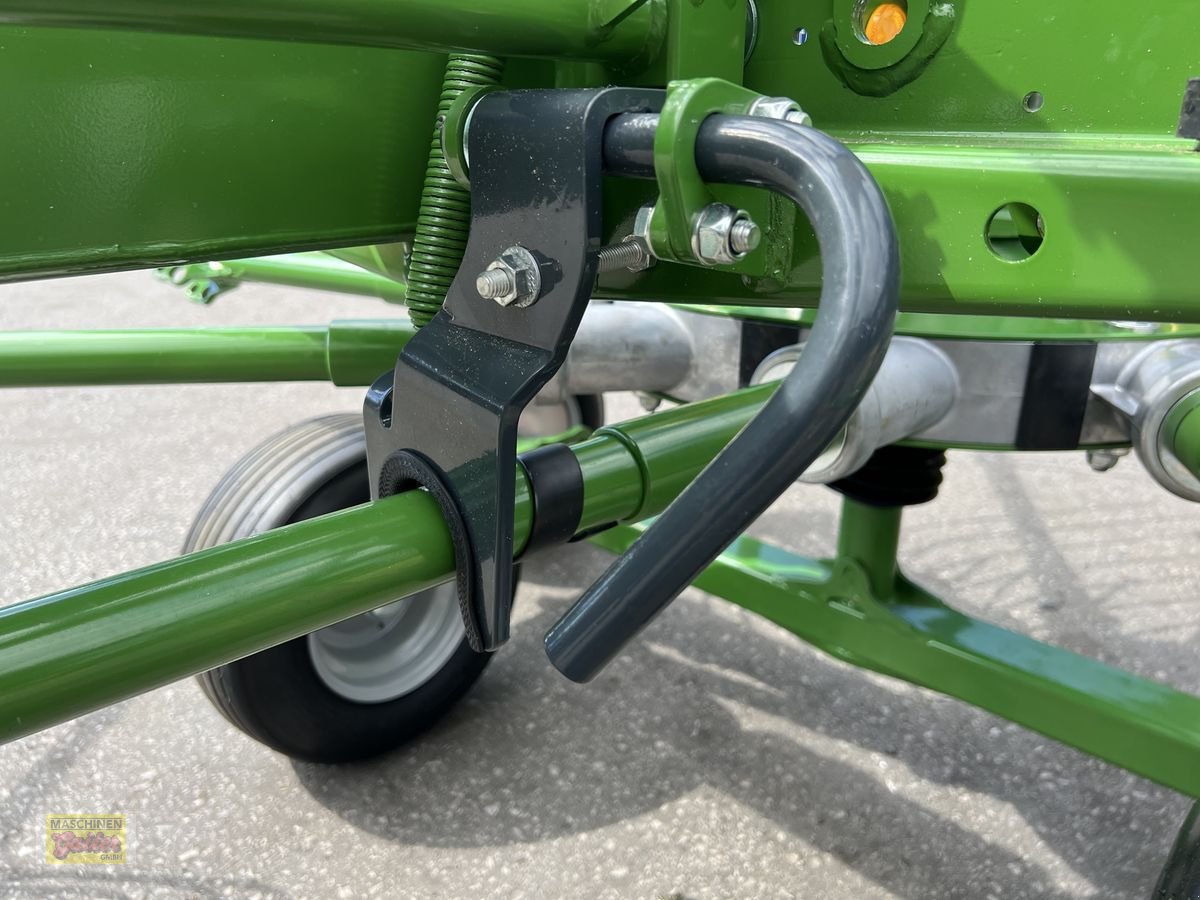 Schwader des Typs Krone S 380 Highland, Neumaschine in Kötschach (Bild 15)