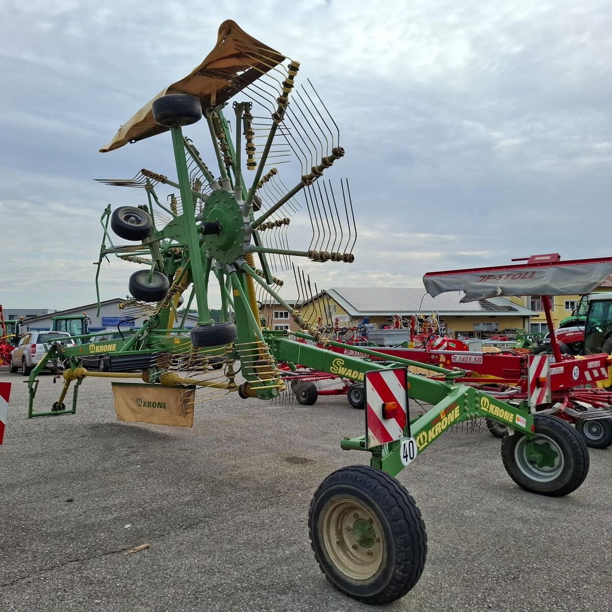 Schwader of the type Krone Schwader, Gebrauchtmaschine in Gundertshausen (Picture 3)